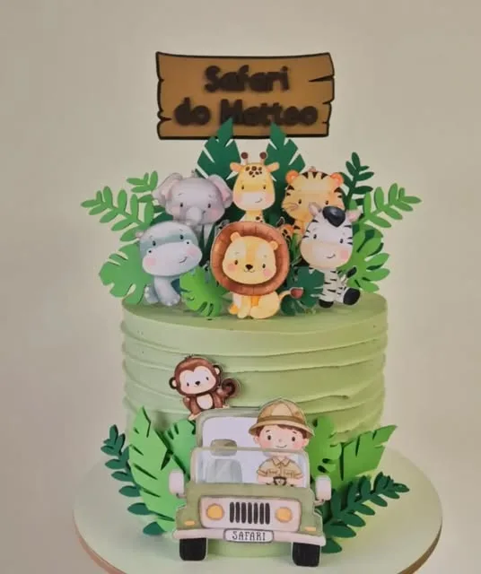 Topo de bolo personalizado com tema infantil feito pela Ká Criativa